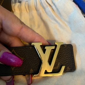 Women’s Louis Vuitton reversible belt